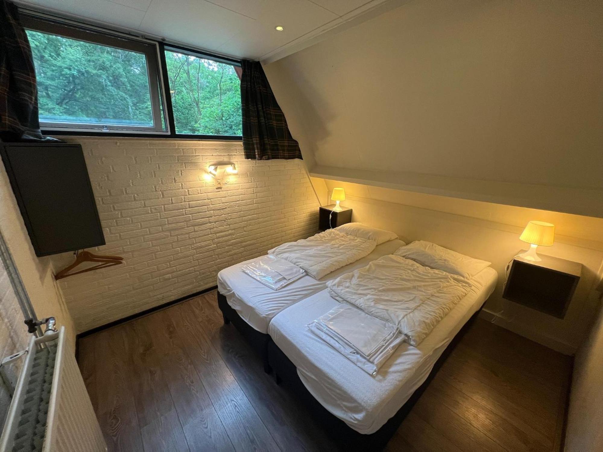 Modern Holiday Home In Stramproy In The Forest Eksteriør bilde