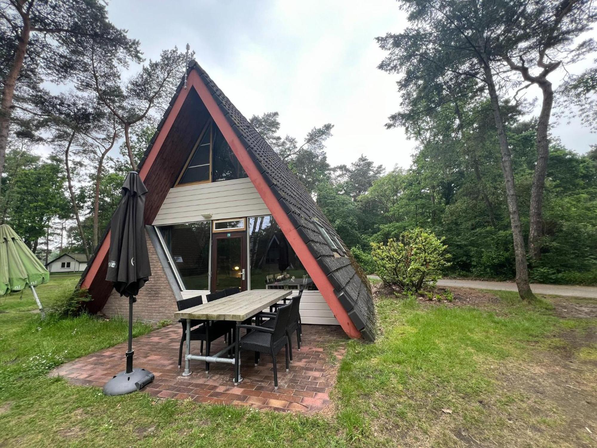 Modern Holiday Home In Stramproy In The Forest Eksteriør bilde